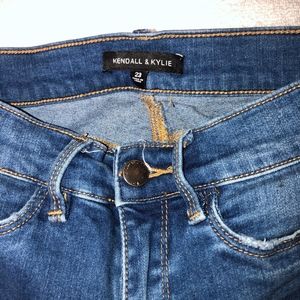 Kendall & Kylie jeans 23
